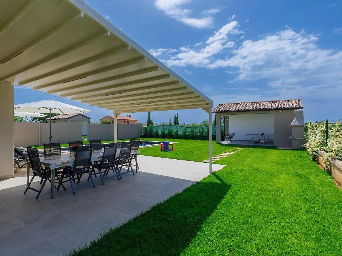 Holiday Home Villa Lea Šišan